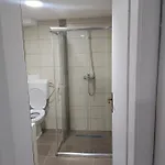 Mia טראווניק