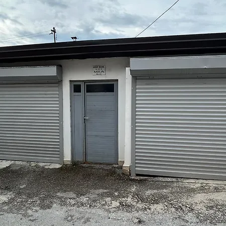 Mia Ostanak kod kuće Travnik